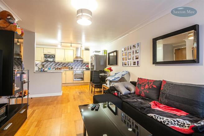 2 bed Apartment for sale Image 4