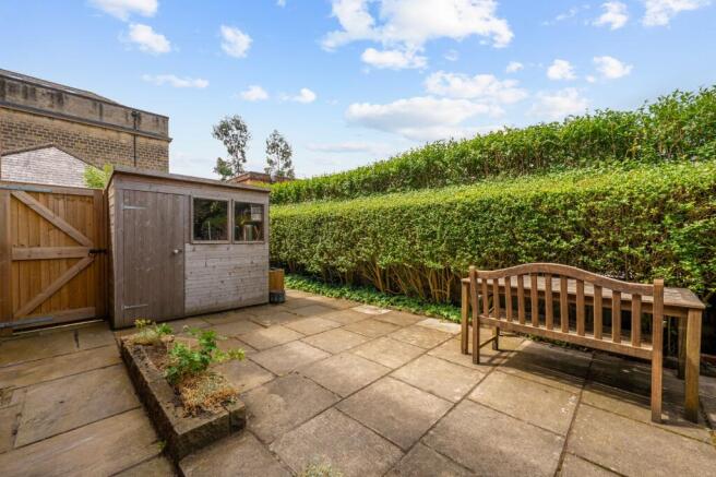 2 bed Flat for sale Image 5