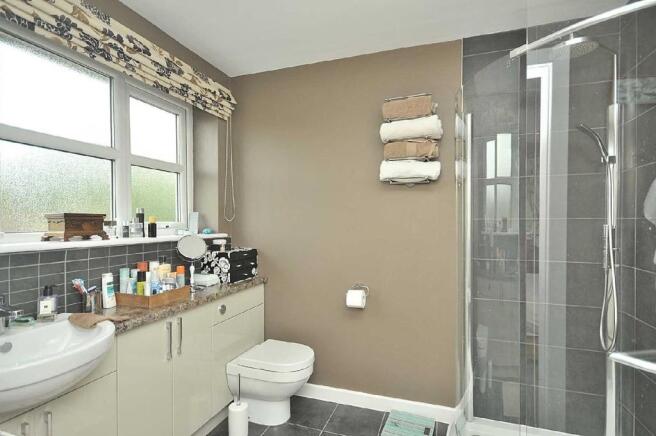 En-suite to Master B