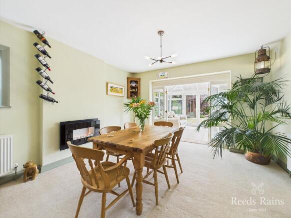 4 bed Detached for sale Image 4