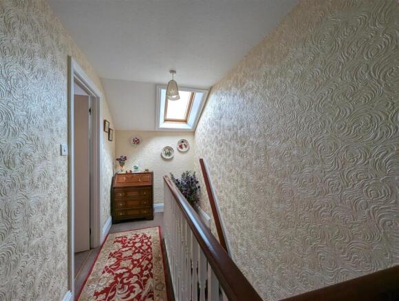 3 bed Terraced for sale Image 7