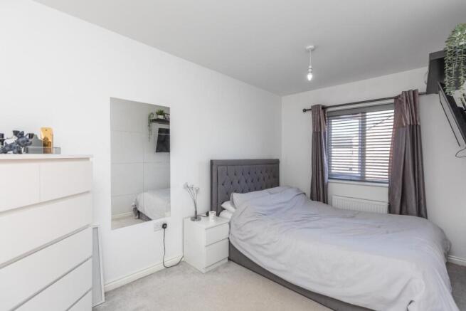 3 bed Semi-Detached for sale Image 8