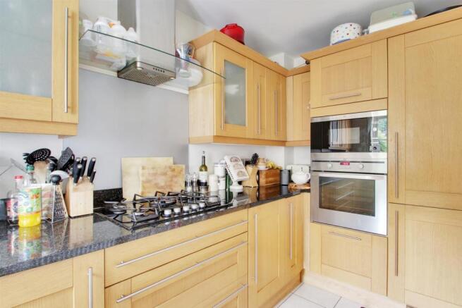 Kitchen 2.jpg