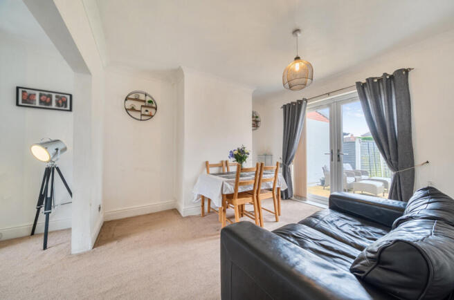 1368861-12-68f242...