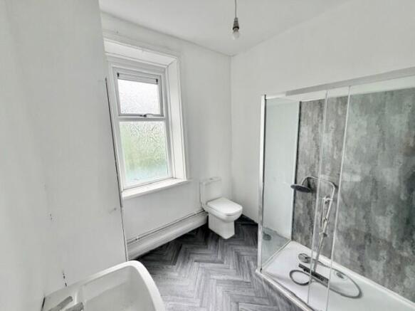 2 bed House to rent Image 7