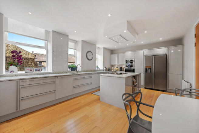 2 bed Apartment for sale Image 5