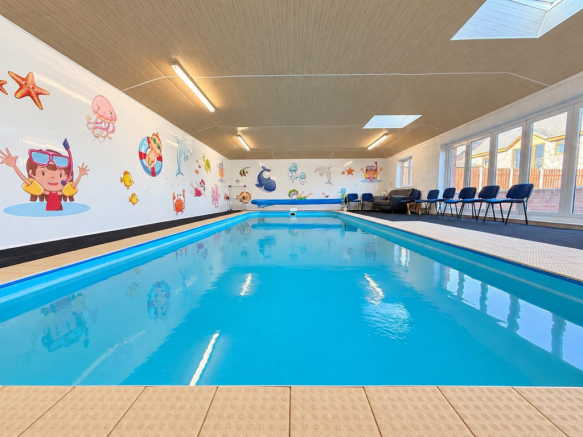 DETACHED POOL HOUSE