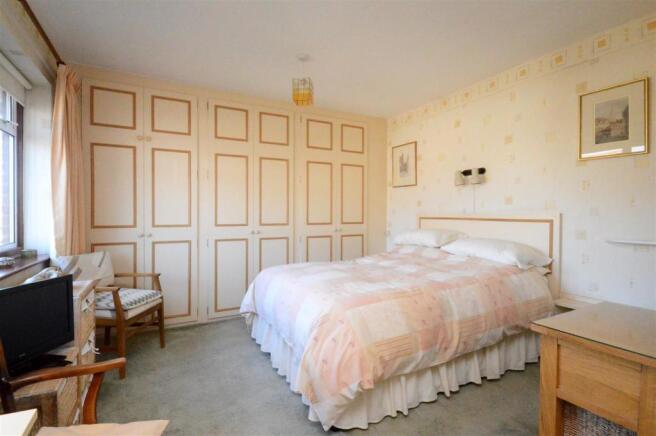 7 Bedroom1.JPG