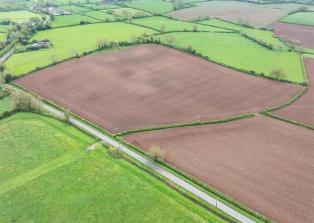 DE12 7DD Quarry Lane Farm Land-002.jpg