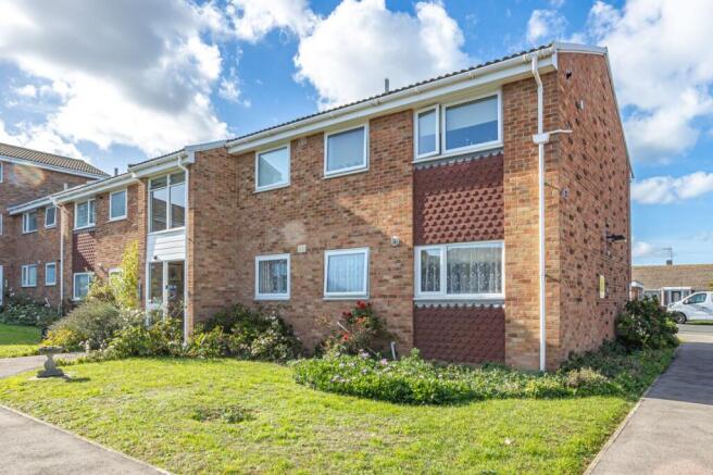 2-bed terraced on Princess Margaret Avenue, Margate, Kent, CT9, £220,000