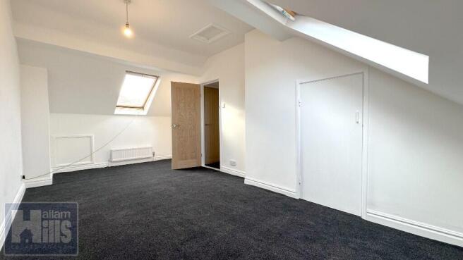 4 bed Terraced to rent Image 9