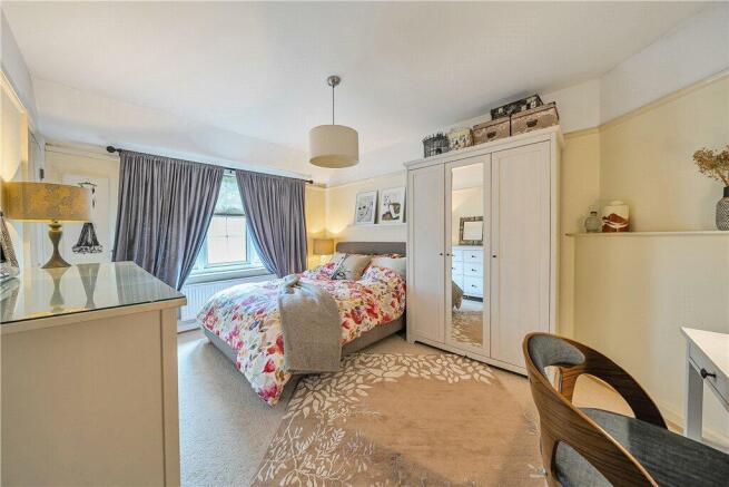 Davidson Frost-Wellings, DFW, Clamp Hill, Living a