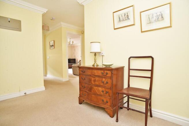 2 bed Flat for sale Image 11