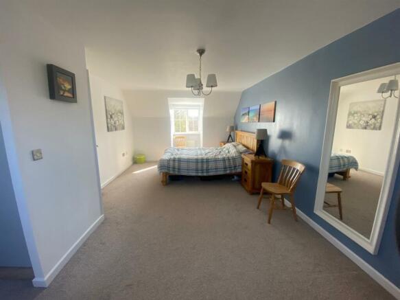 bedroom 3.jpg