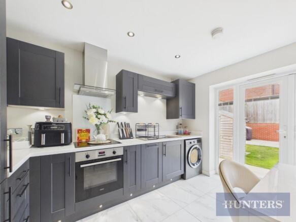 2 bed Semi-Detached for sale Image 8