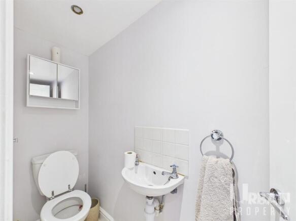 4 bed Semi-Detached for sale Image 8