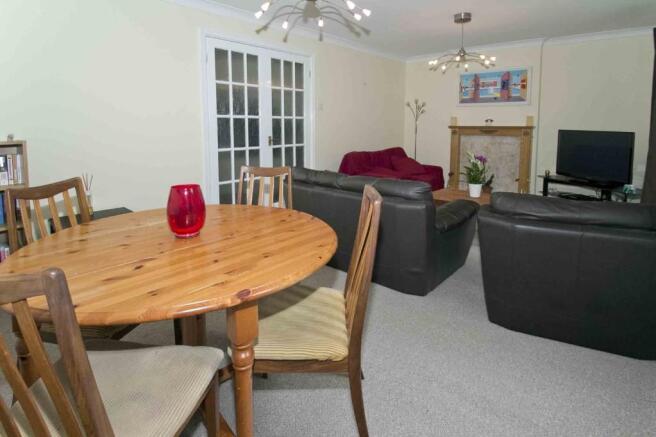 Lounge/Dining Room
