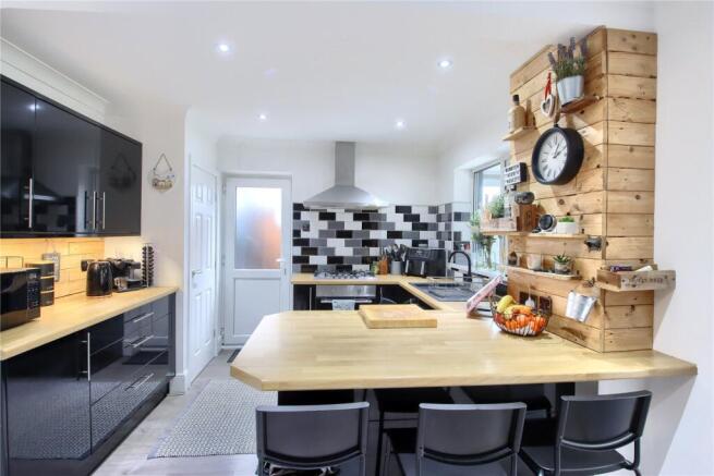3 bed Semi-Detached for sale Image 7