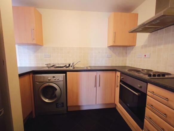 3 Woodbank View, Stoke-on-Trent, Staffordshire, ST6 3EY photo 4