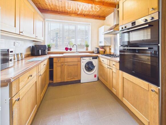 2 bed Detached Bungalow for sale Image 5