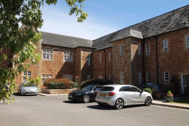 Lower Chapel Court