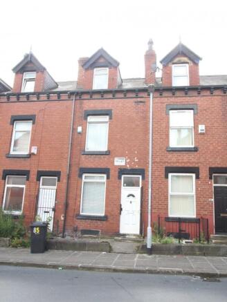 4 bed Terraced to rent Image 5