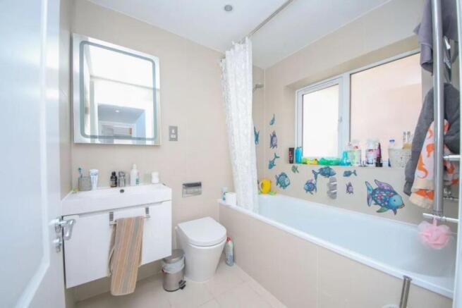 FAMILY BATHROOM