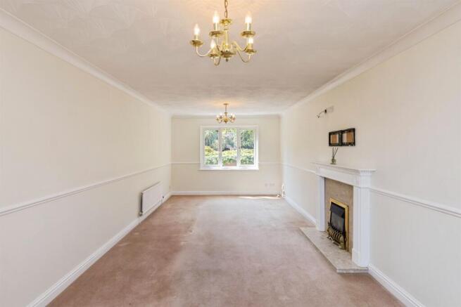 4 bed Detached for sale Image 6
