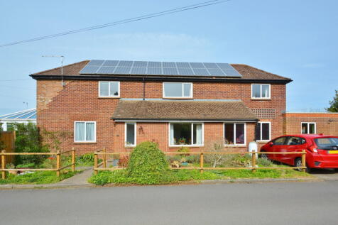 Queens Road, Thame, OX9 3NQ