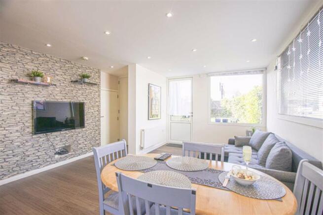 OPEN PLAN LOUNGE KIT DINER