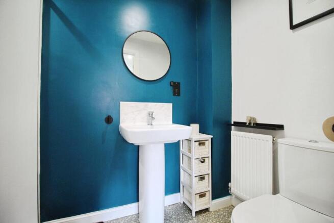 3 bed Semi-Detached for sale Image 12
