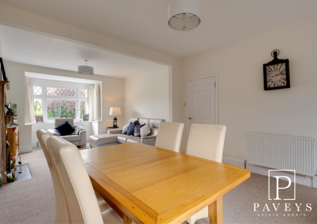 OPEN PLAN SITTING ROOM & DINING ROOM