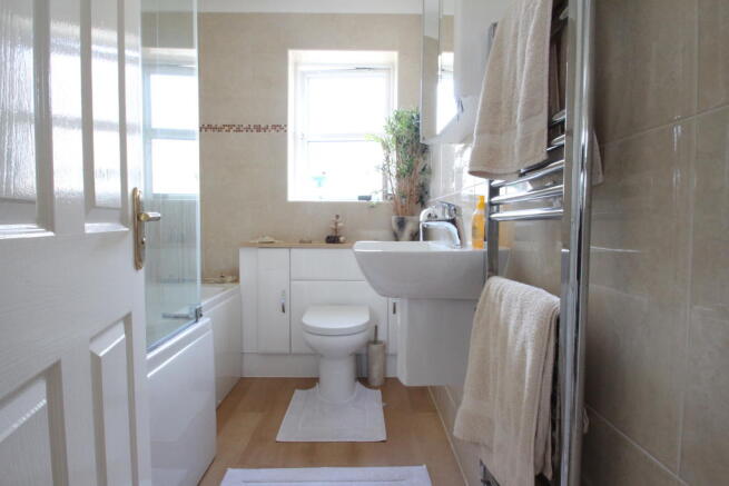 Family Bathroom.JPG