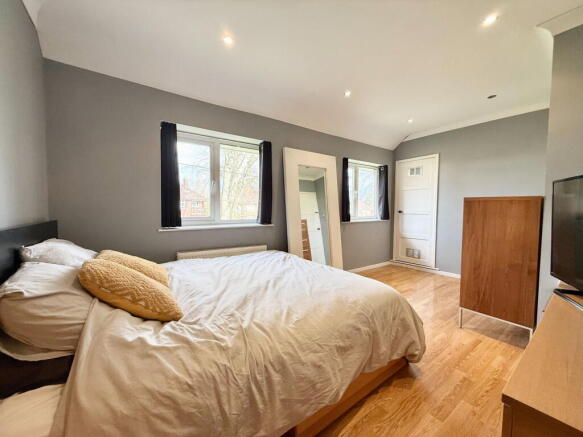 2 bed Semi-Detached for sale Image 11