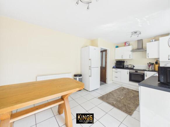 3 bed Semi-Detached for sale Image 6