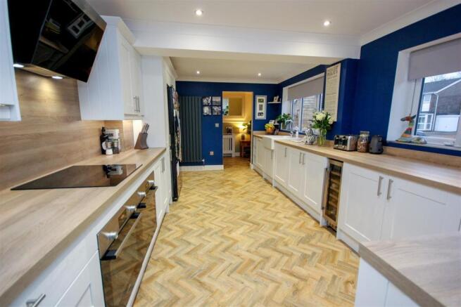 Kitchen 1.jpg