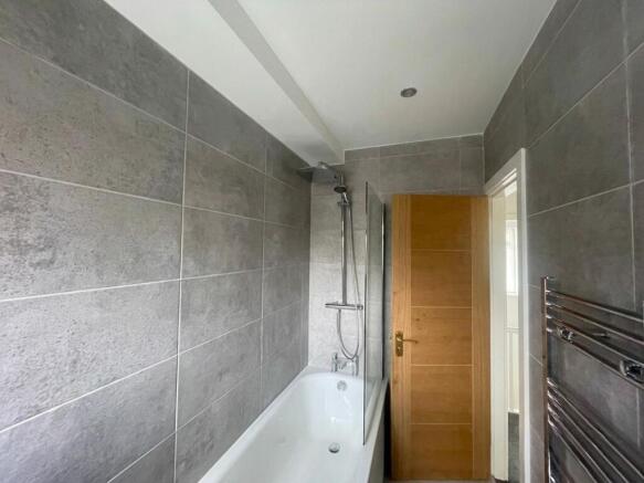 3 bed Semi-Detached to rent Image 7
