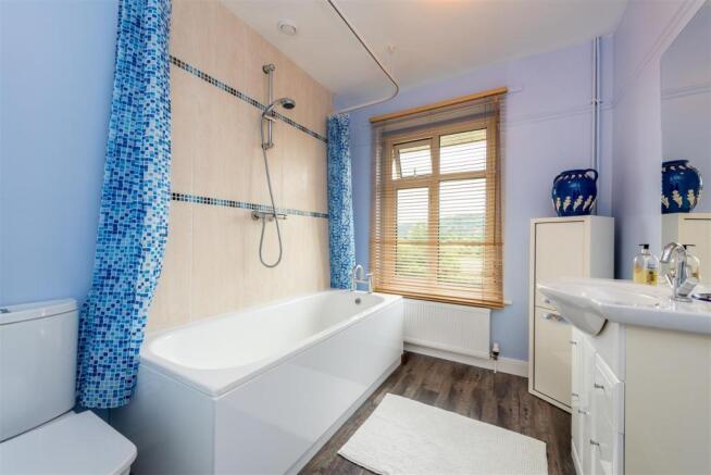 Bathroom.jpg
