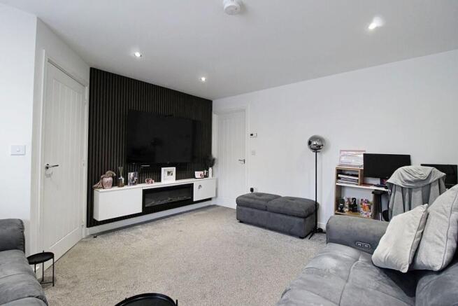 4 bed Semi-Detached for sale Image 7