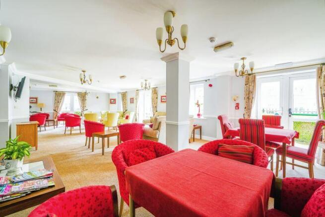 COMMUNAL LOUNGE