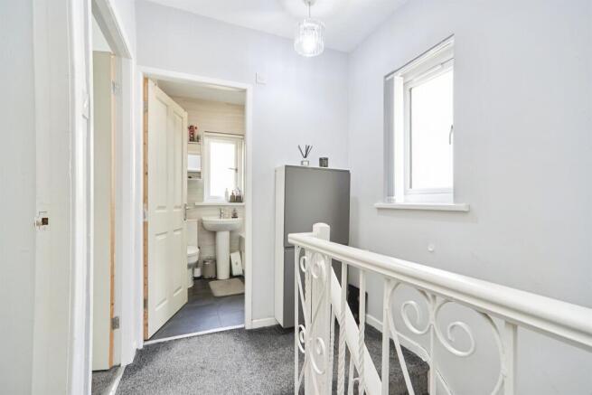 3 bed Semi-Detached for sale Image 7