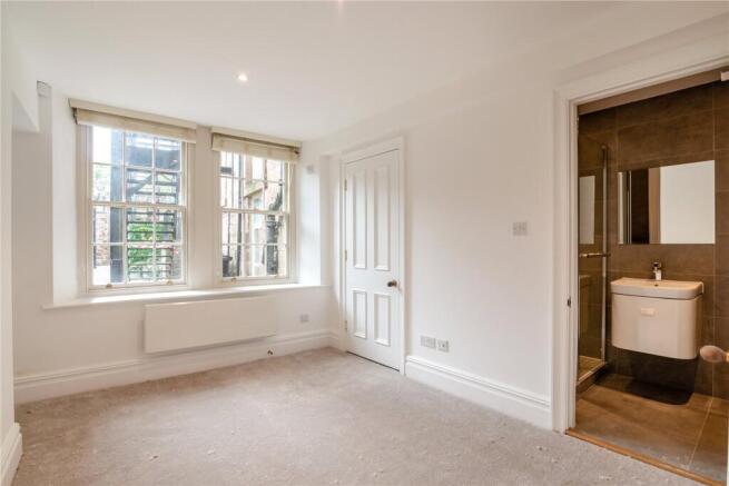 2 bed Flat for sale Image 11