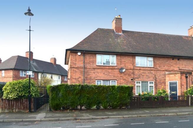 Attractive brick semi-detached house with a wel...