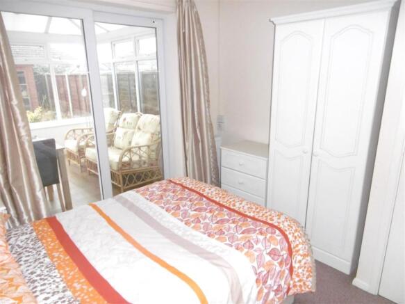 BEDROOM 2