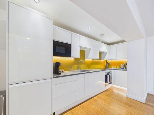 2 bed Apartment for sale Image 5