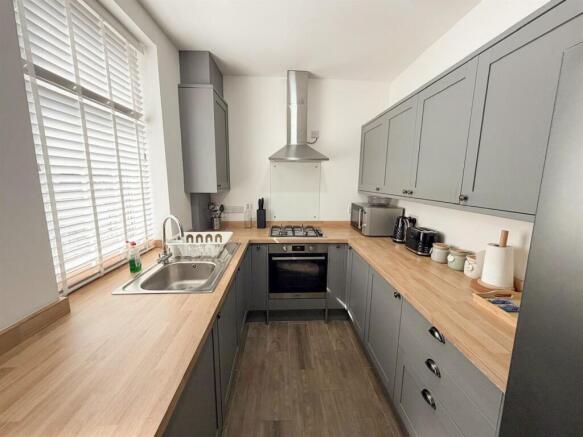2 bed Terraced for sale Image 6