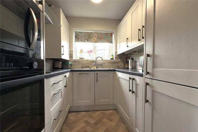 2 bed Apartment for sale Image 6