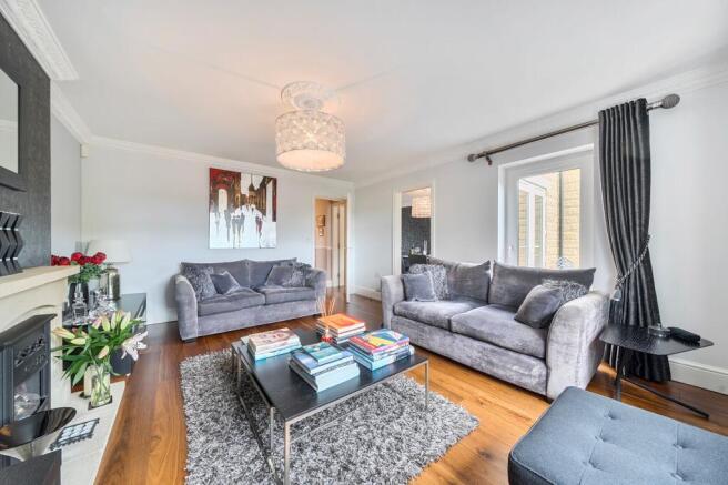 4 bed Semi-Detached for sale Image 11