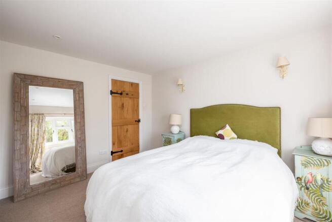 3 bed House for sale Image 11