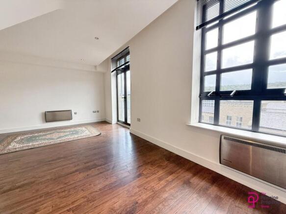 2 bed Apartment to rent Image 9